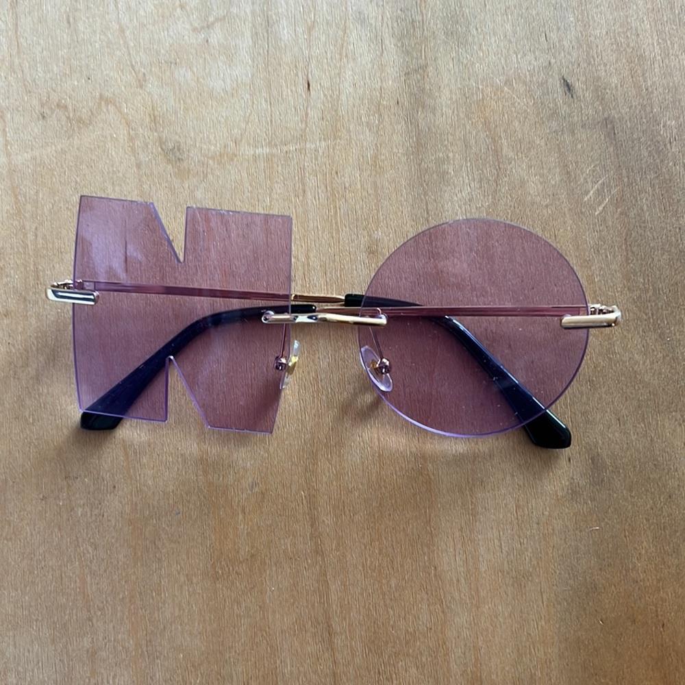 Fun sunglasses SET! - Picture 2 of 10